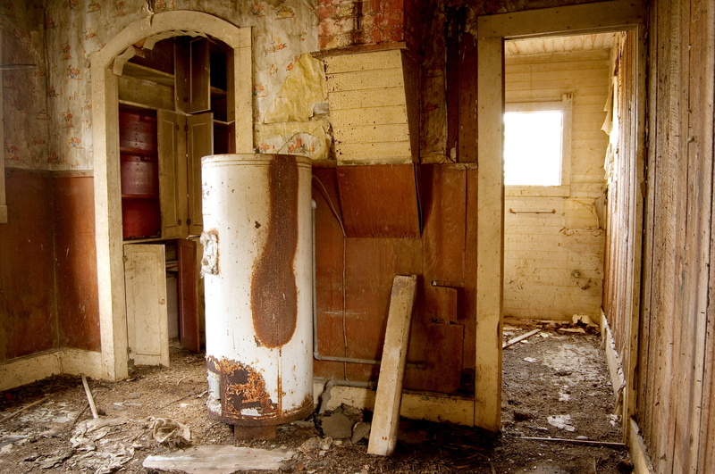 Corrosion vs. Your Water Heater: A Fearsome Tale | Saddleback Plumbing |  Proudly Serving Orange County Since 1981