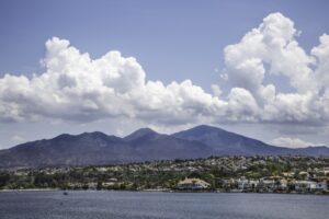 saddleback-mountains-and-lake-mission-viejo